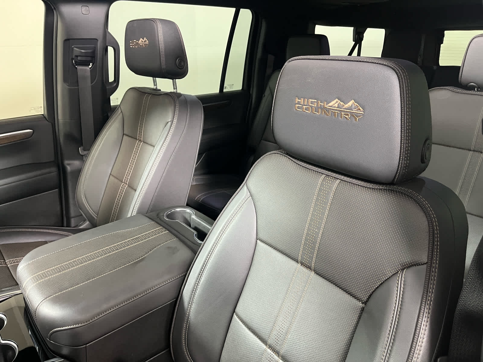 2025 Chevrolet Suburban 4WD High Country