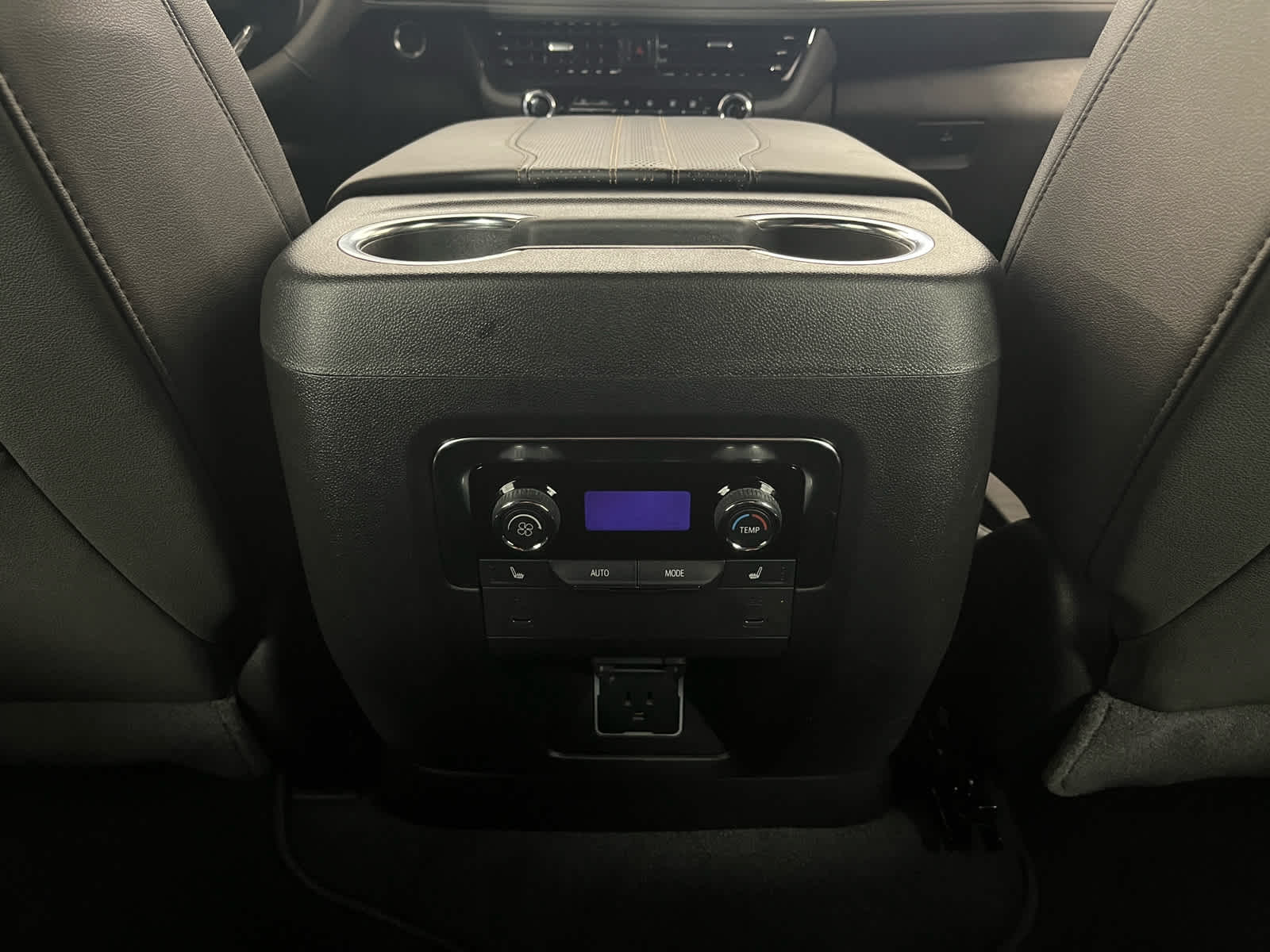 2025 Chevrolet Suburban 4WD High Country