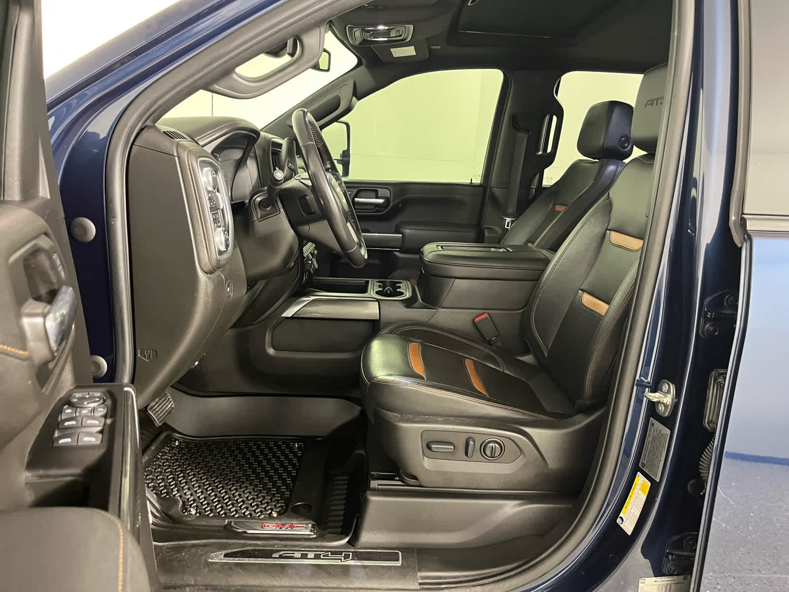 2022 GMC Sierra 2500HD 4WD Crew Cab Standard Bed AT4