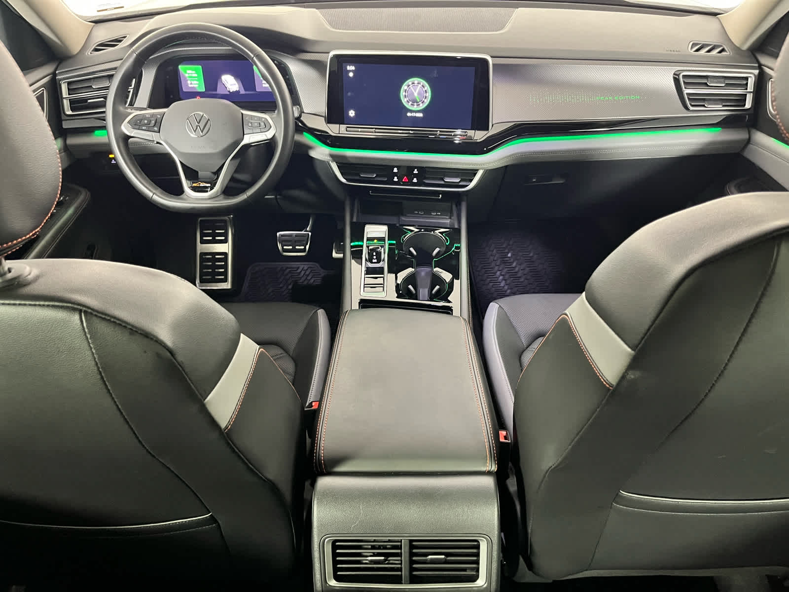 2024 Volkswagen Atlas 2.0T Peak Edition SEL