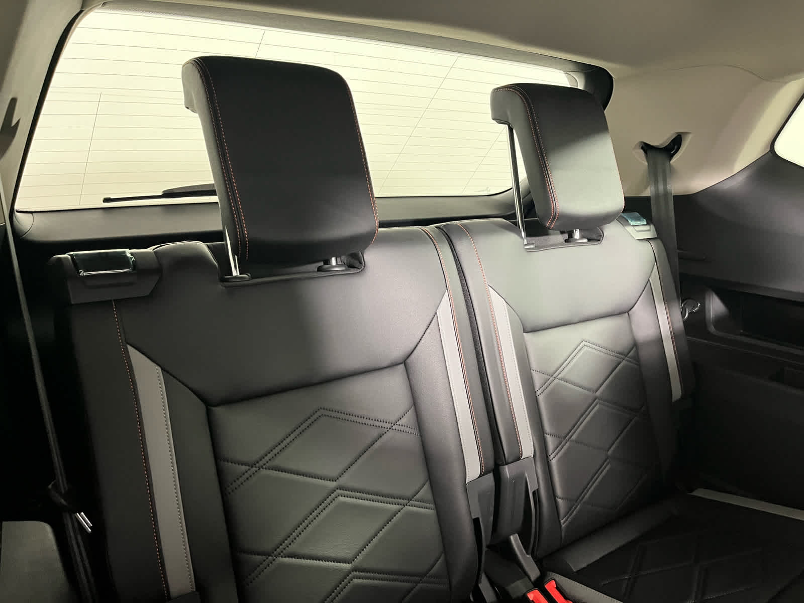 2024 Volkswagen Atlas 2.0T Peak Edition SEL