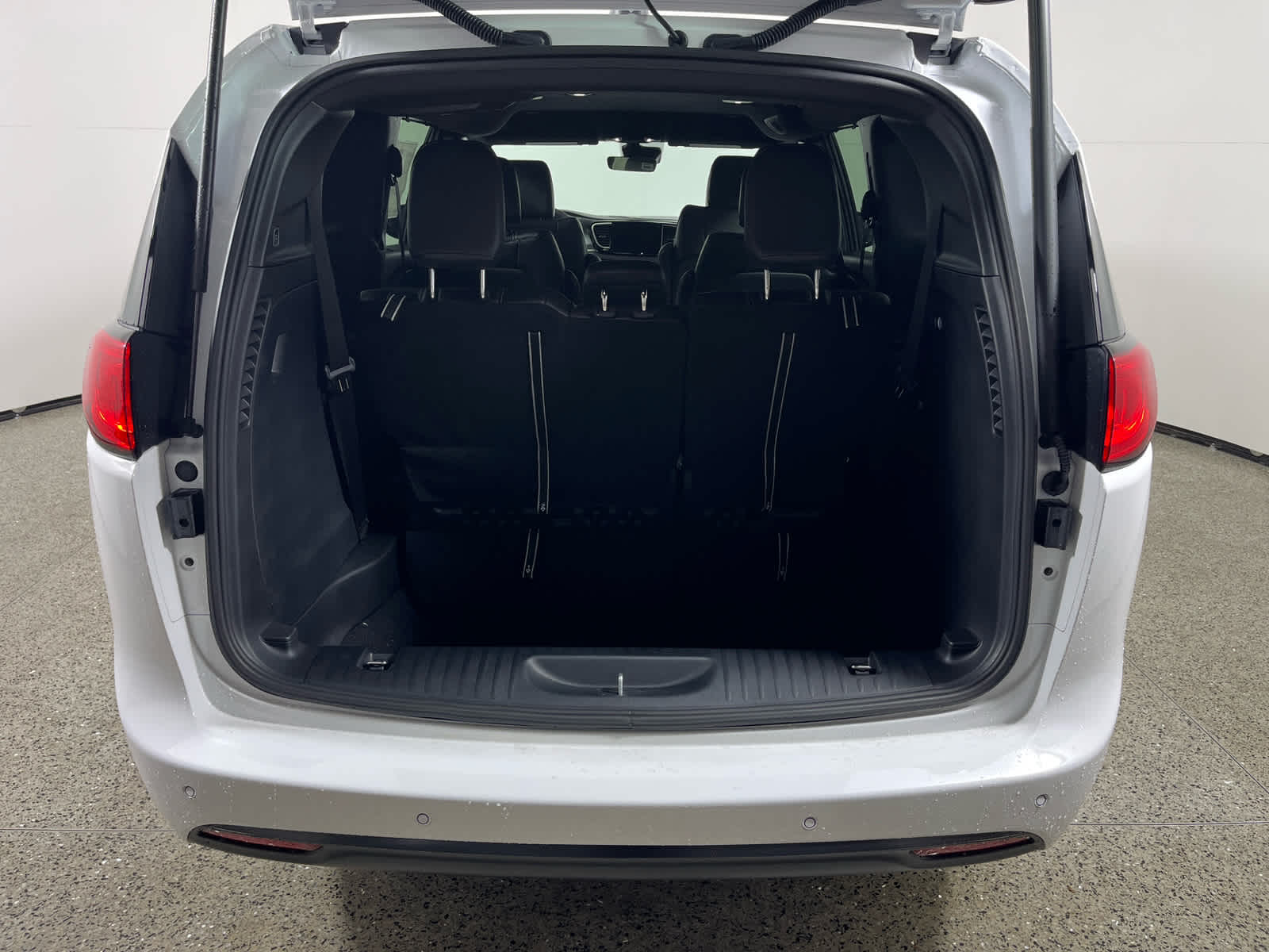 2026 Chrysler Voyager VOYAGER LX