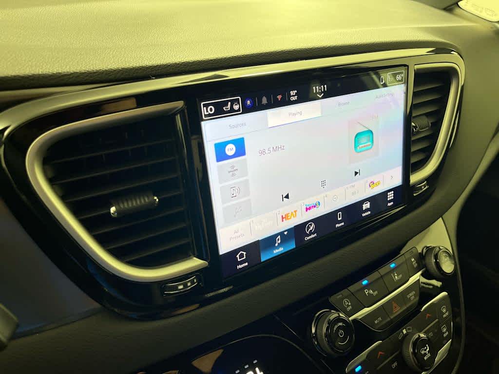 2026 Chrysler Voyager VOYAGER LX