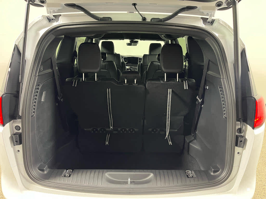 2026 Chrysler Voyager VOYAGER LX