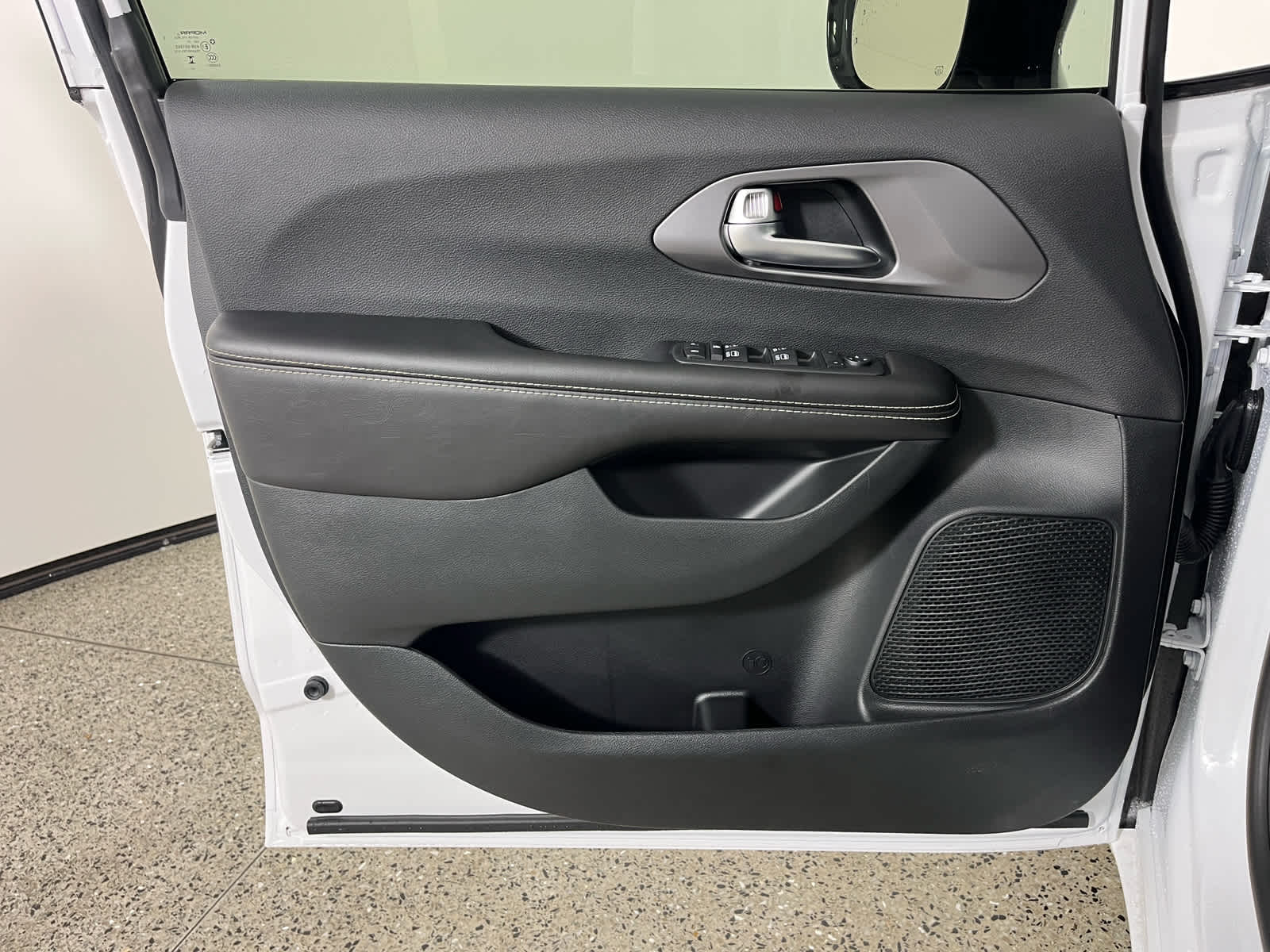 2026 Chrysler Voyager VOYAGER LX