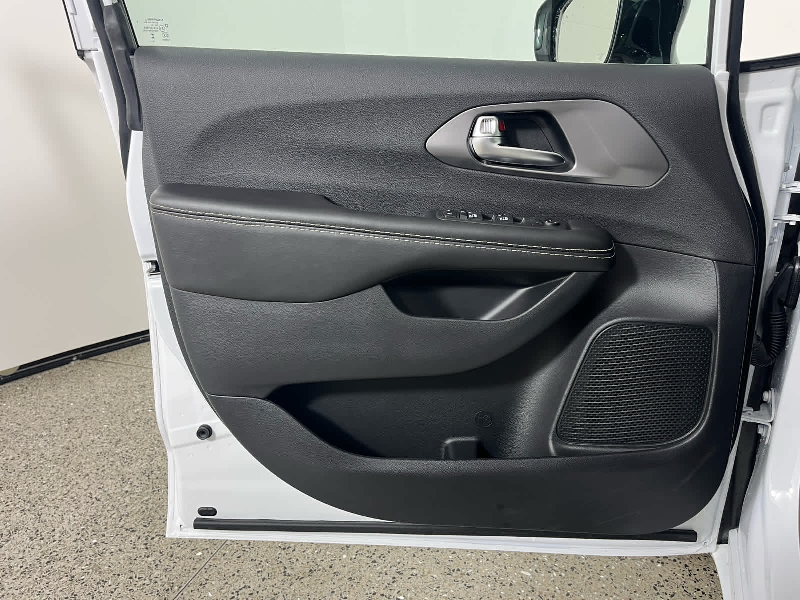 2026 Chrysler Voyager VOYAGER LX