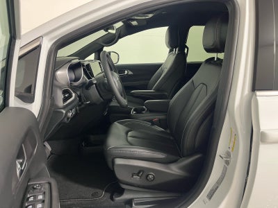 2026 Chrysler Voyager VOYAGER LX