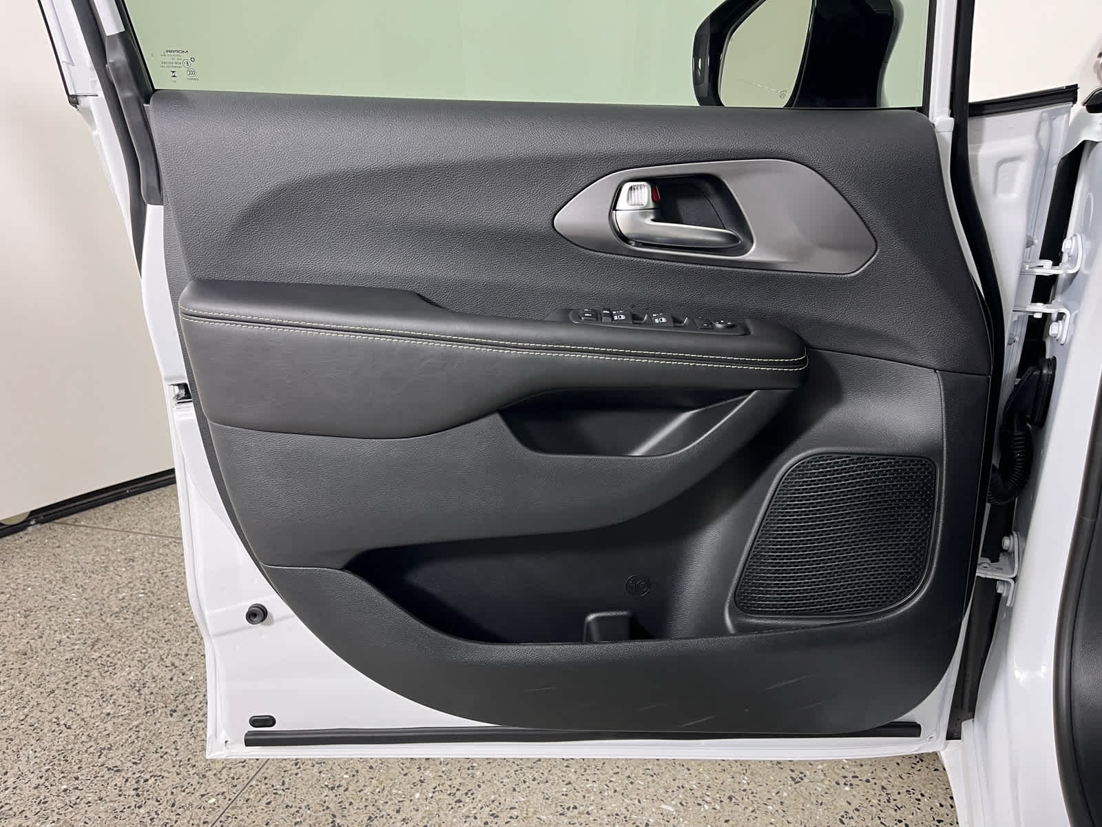 2026 Chrysler Voyager VOYAGER LX