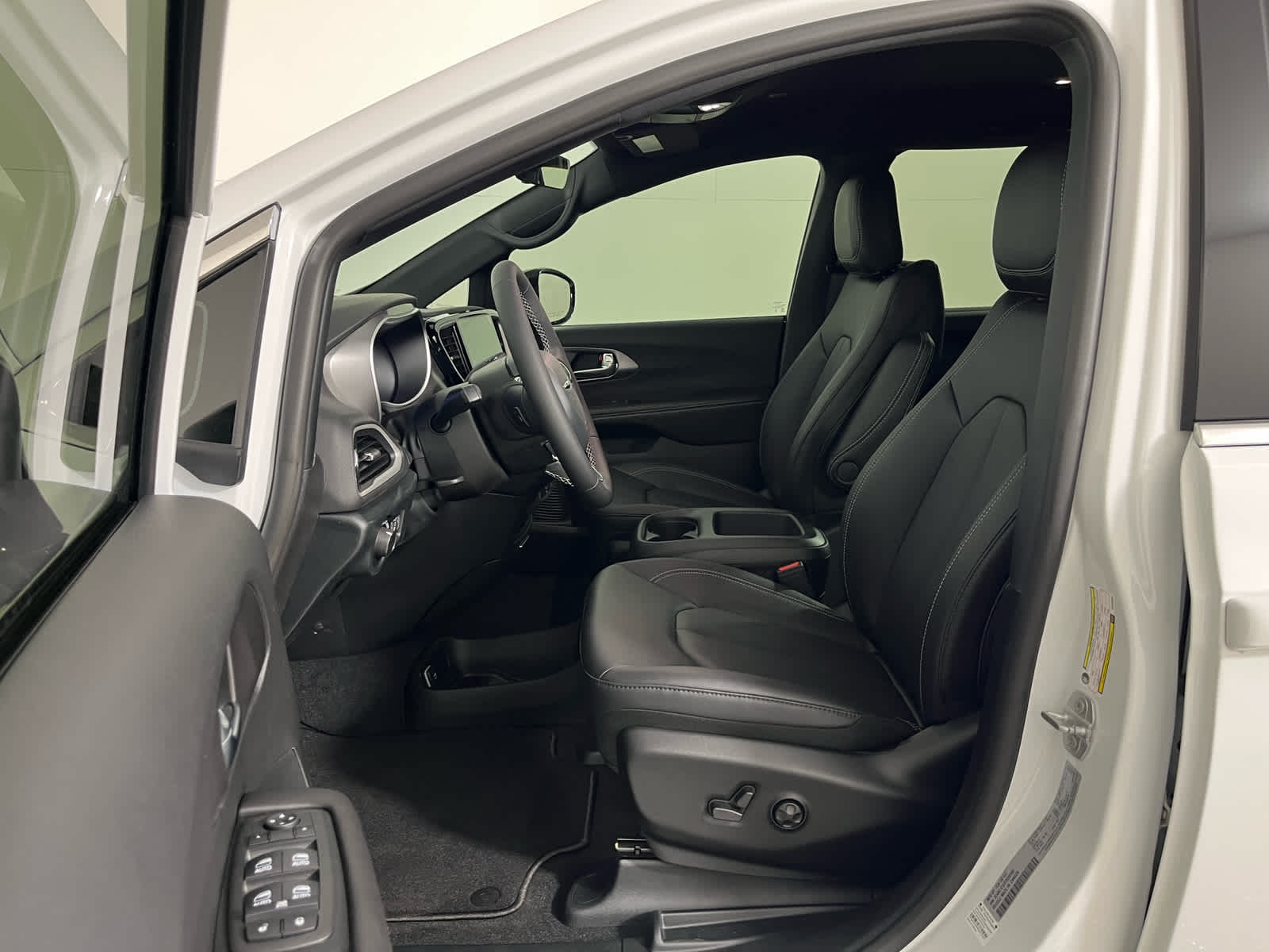 2026 Chrysler Voyager VOYAGER LX