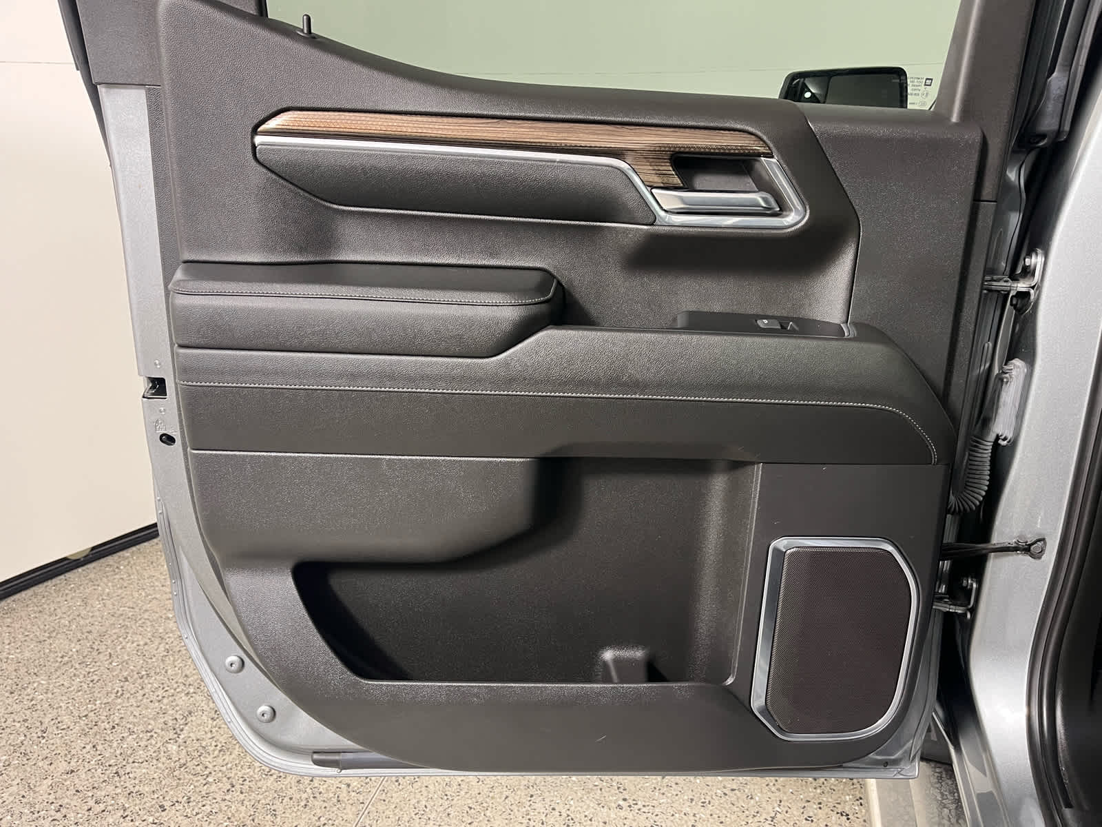 2024 Chevrolet Silverado 1500 4WD Crew Cab Short Bed LT