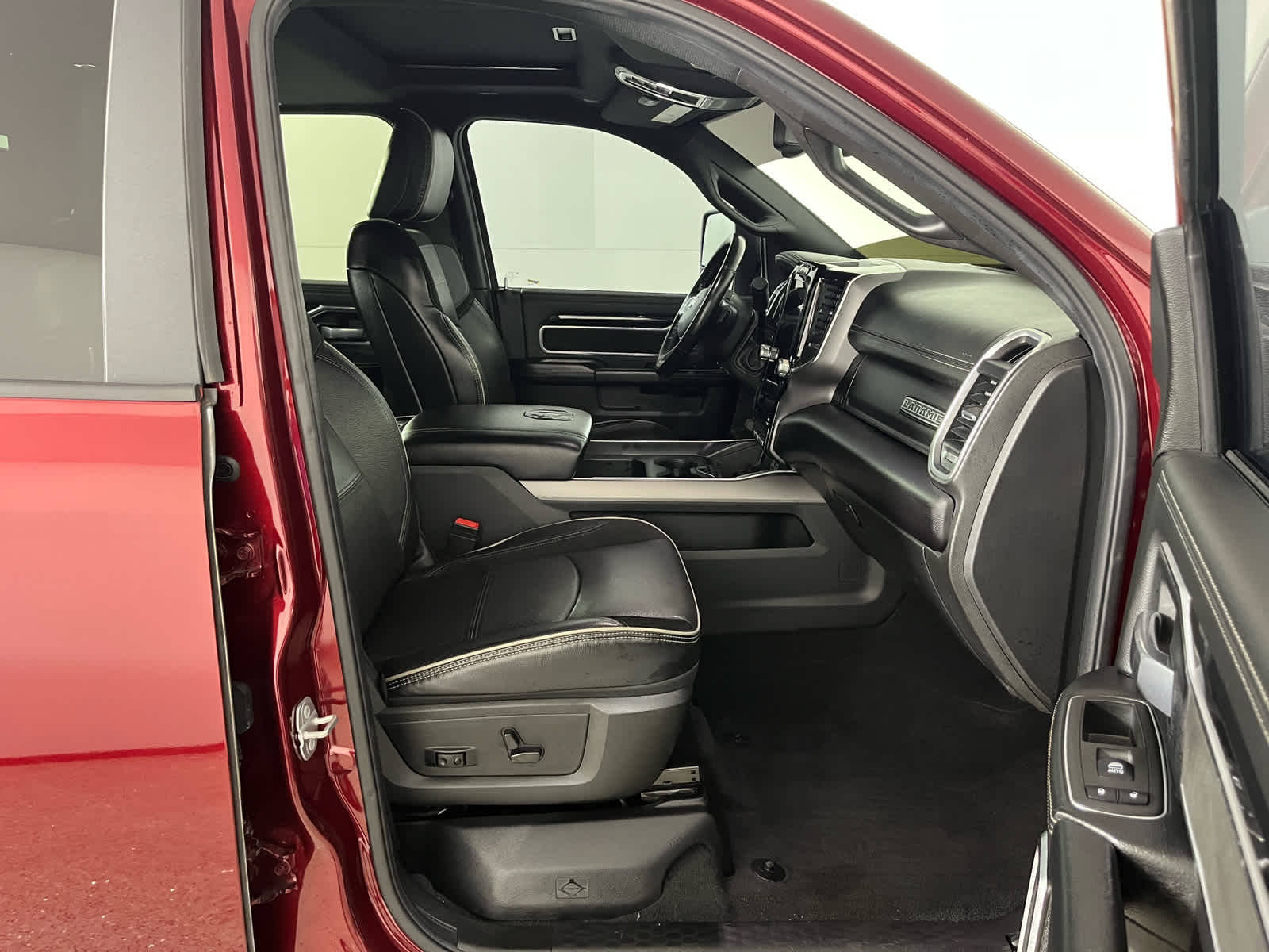 2023 RAM 3500 Laramie Crew Cab 4x4 6'4' Box