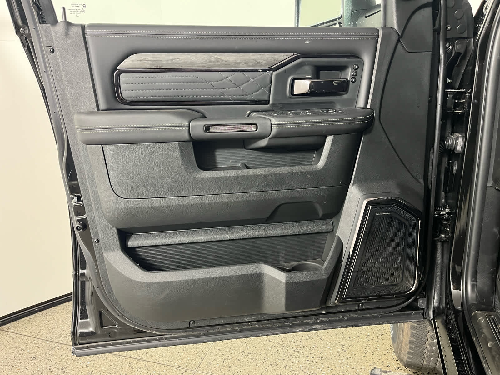 2025 RAM Ram 2500 RAM 2500 LIMITED CREW CAB 4X4 6'4' BOX