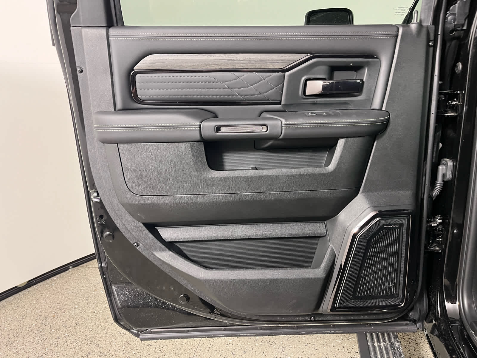 2025 RAM Ram 2500 RAM 2500 LIMITED CREW CAB 4X4 6'4' BOX