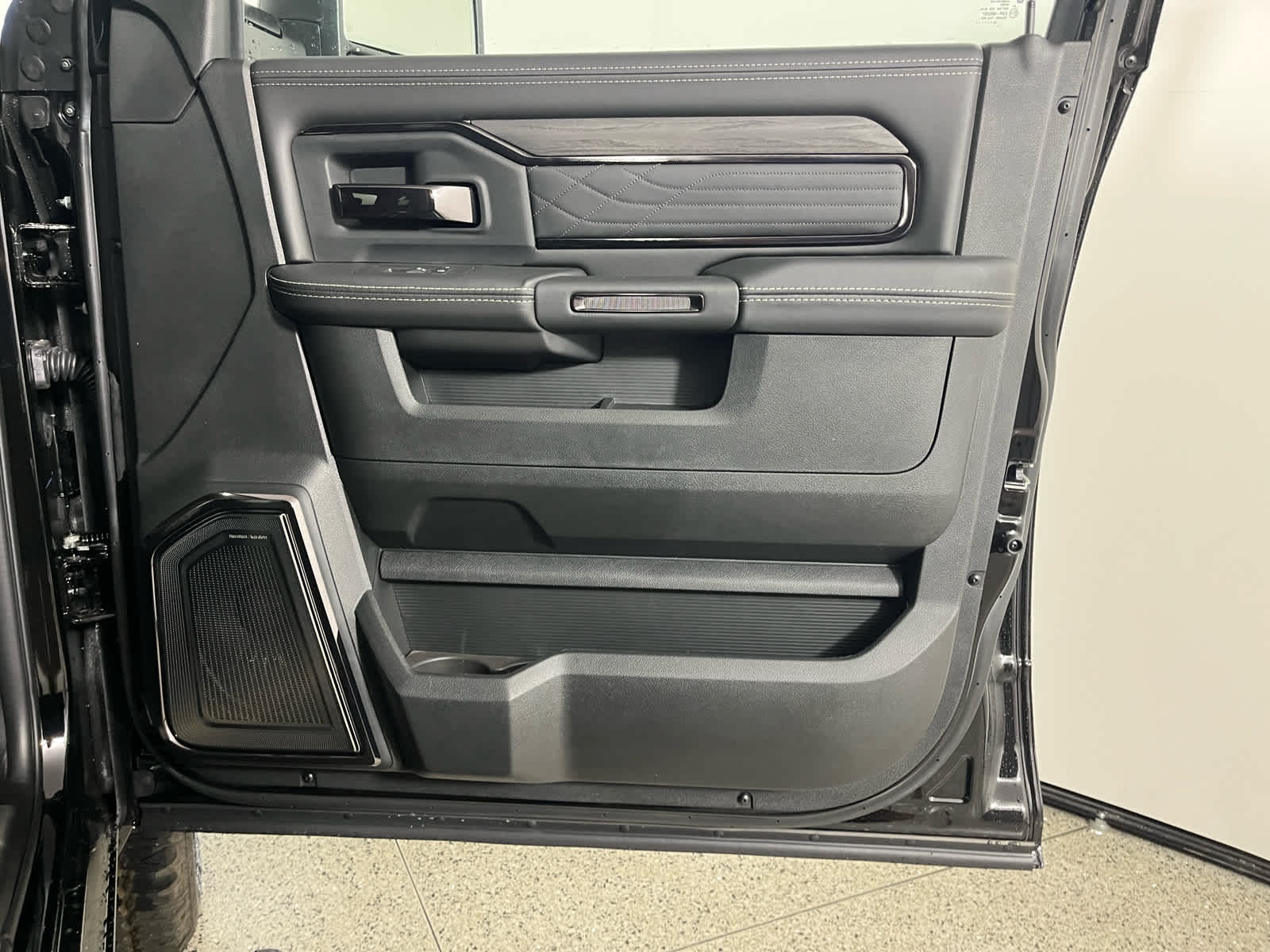 2026 RAM Ram 2500 RAM 2500 LIMITED CREW CAB 4X4 6'4' BOX