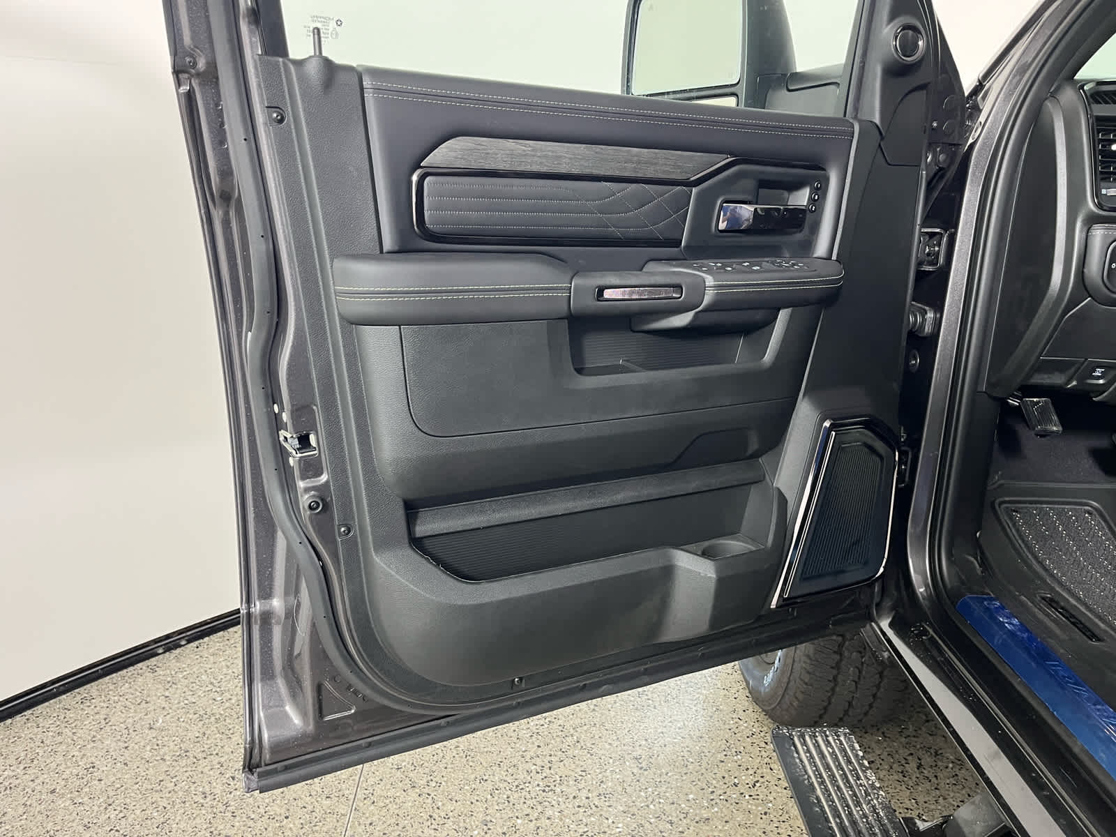 2025 RAM Ram 2500 RAM 2500 LIMITED CREW CAB 4X4 6'4' BOX