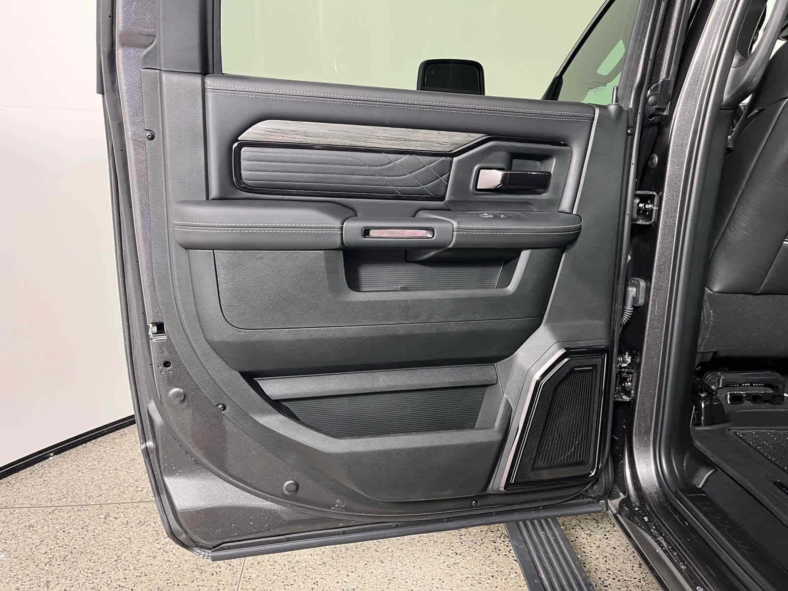 2025 RAM Ram 2500 RAM 2500 LIMITED CREW CAB 4X4 6'4' BOX