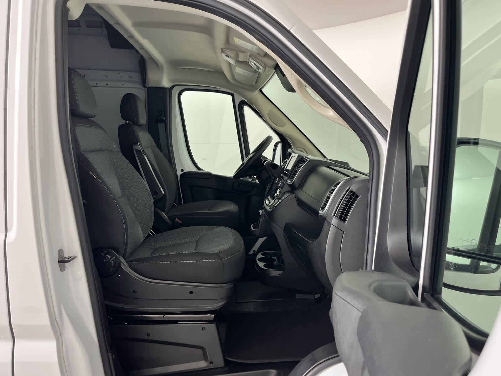 2025 RAM ProMaster Cargo Van SLT
