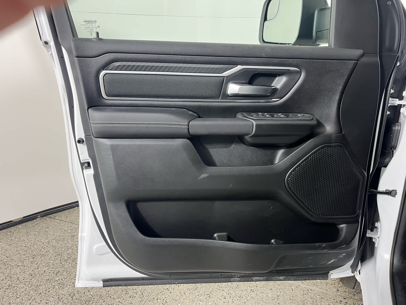 2025 RAM Ram 1500 RAM 1500 LONE STAR CREW CAB 4X2 5'7' BOX