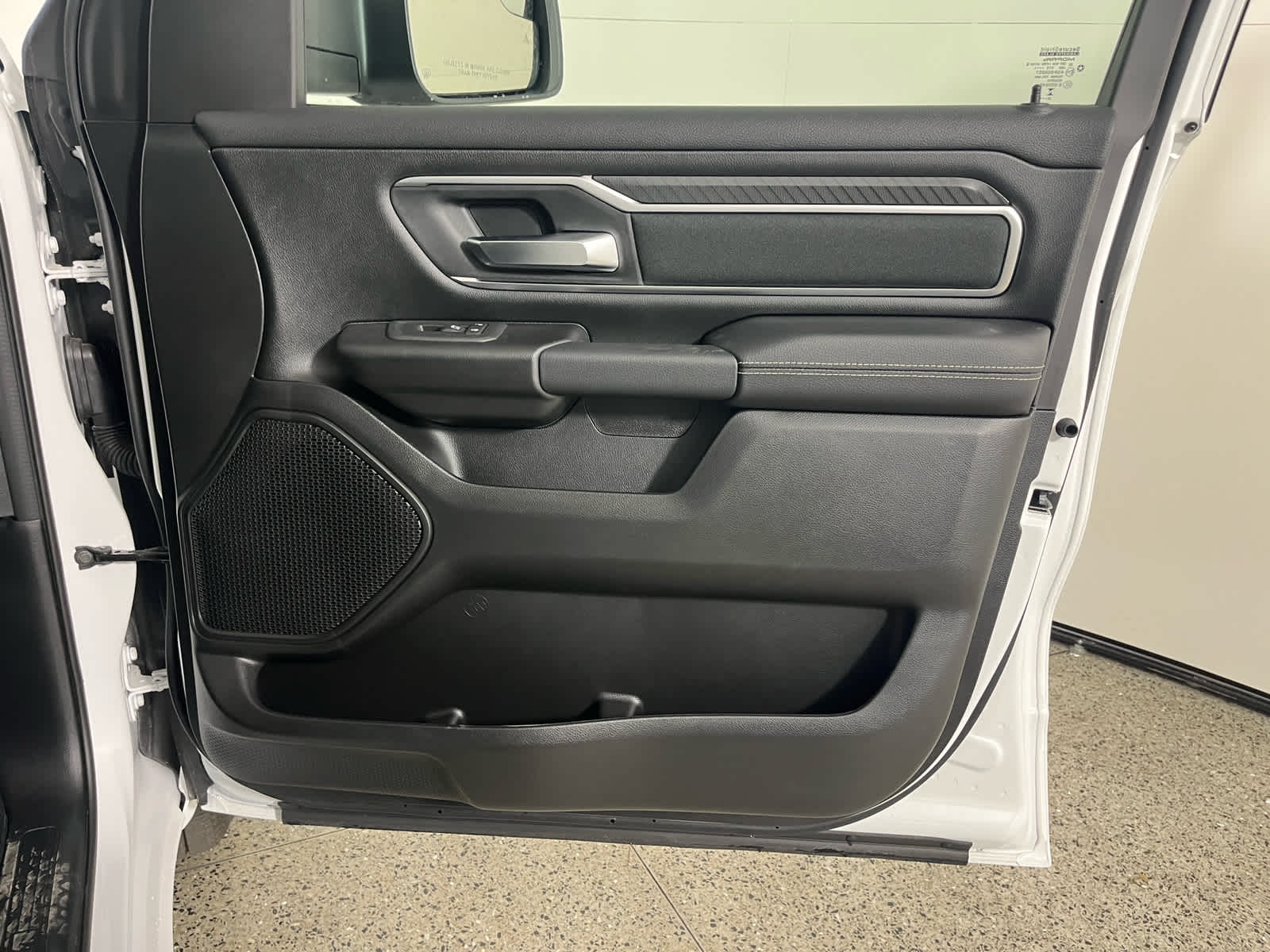 2025 RAM Ram 1500 RAM 1500 LONE STAR CREW CAB 4X2 5'7' BOX