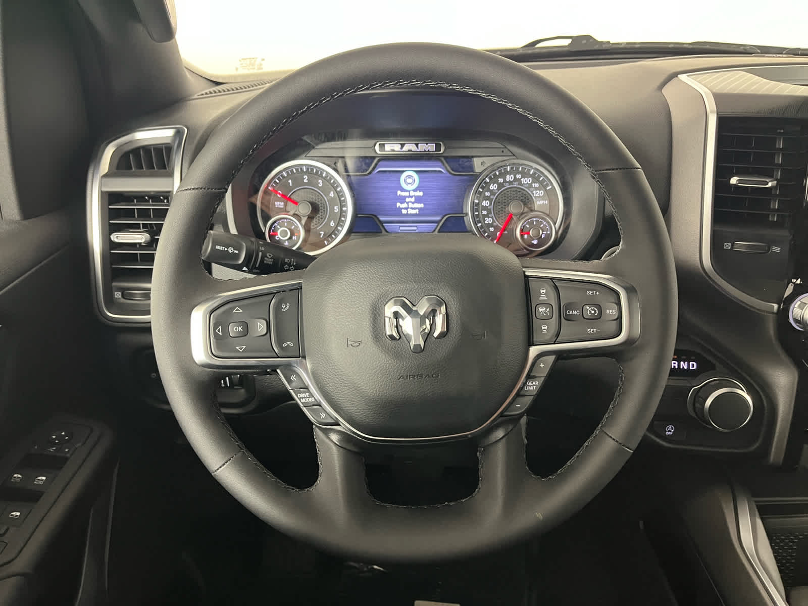 2025 RAM Ram 1500 RAM 1500 BIG HORN CREW CAB 4X2 5'7' BOX