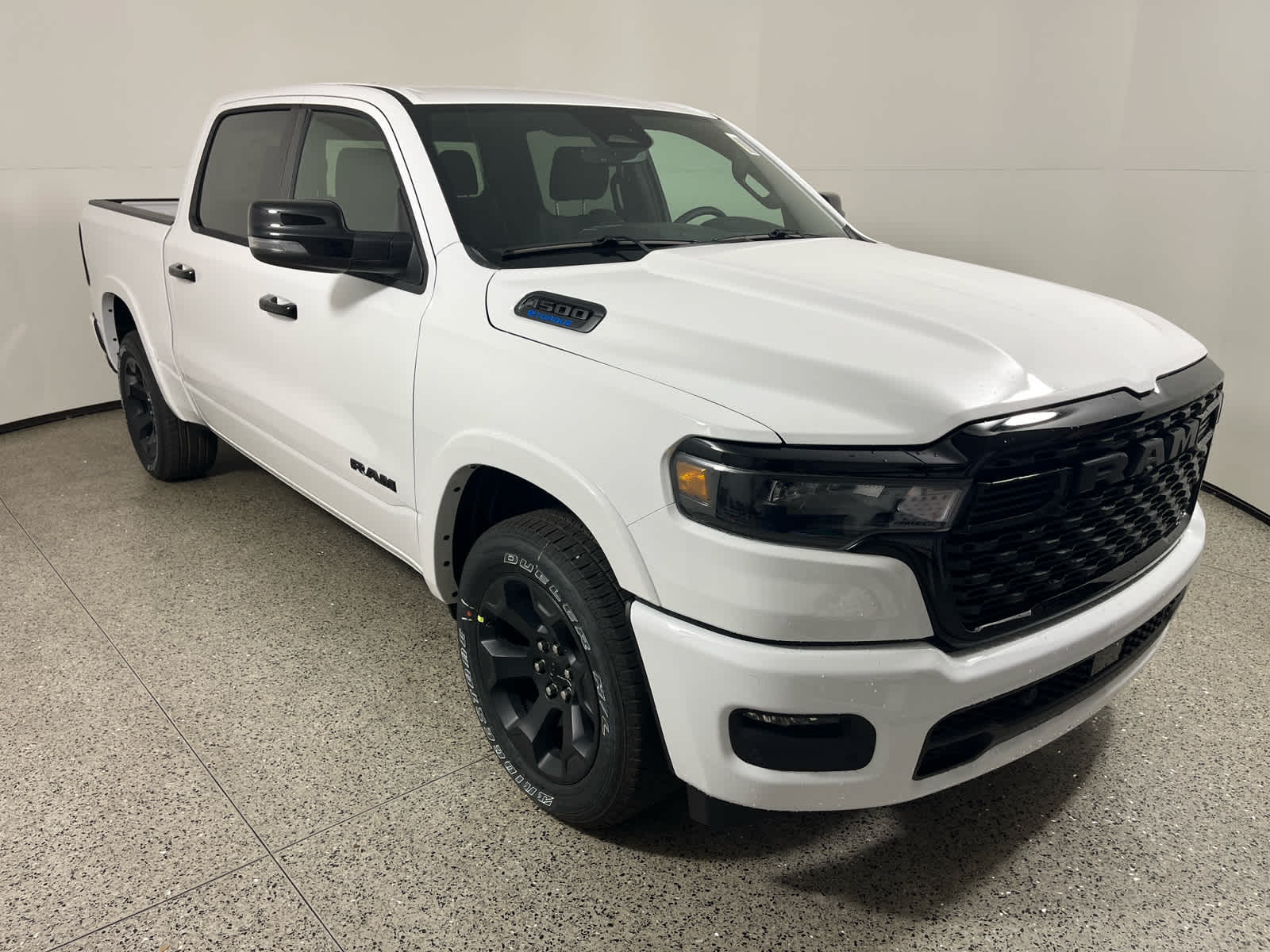 2025 RAM Ram 1500 RAM 1500 BIG HORN CREW CAB 4X2 5'7' BOX