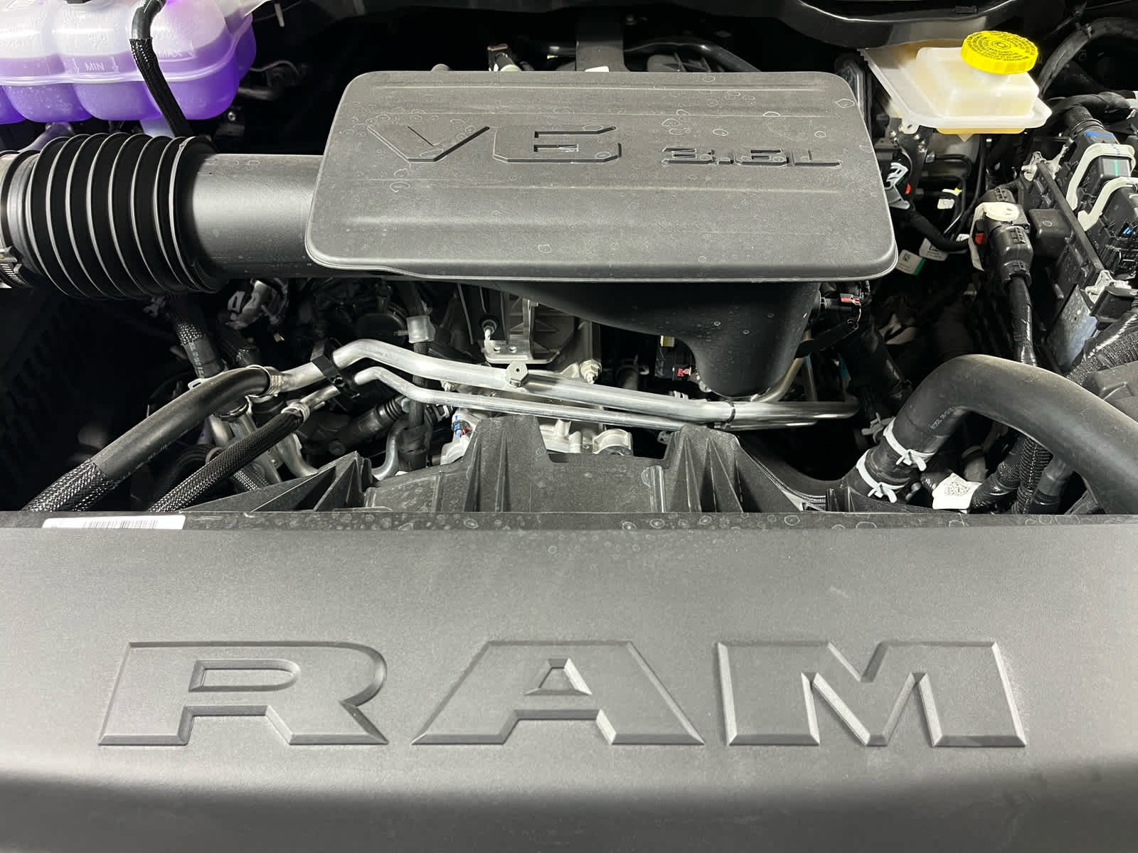 2025 RAM Ram 1500 RAM 1500 BIG HORN CREW CAB 4X2 5'7' BOX