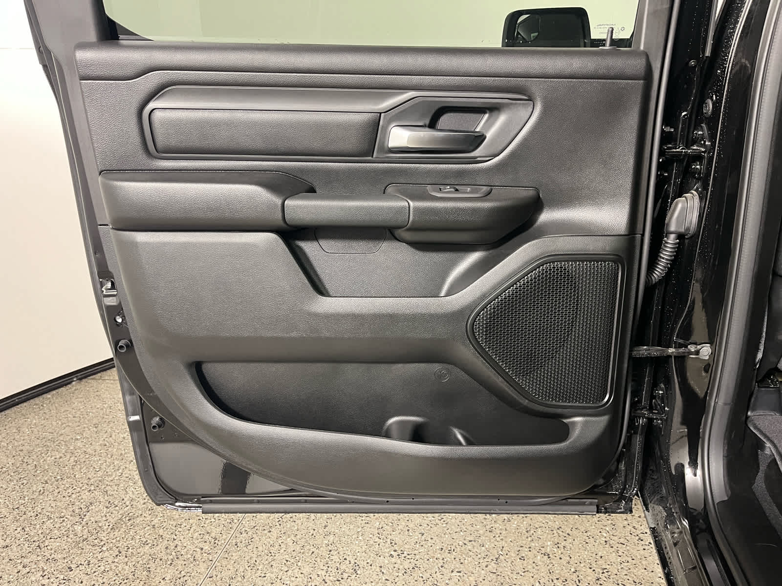 2025 RAM Ram 1500 RAM 1500 TRADESMAN CREW CAB 4X2 5'7' BOX