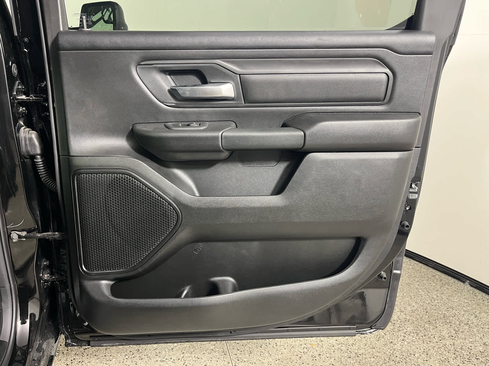 2025 RAM Ram 1500 RAM 1500 TRADESMAN CREW CAB 4X2 5'7' BOX