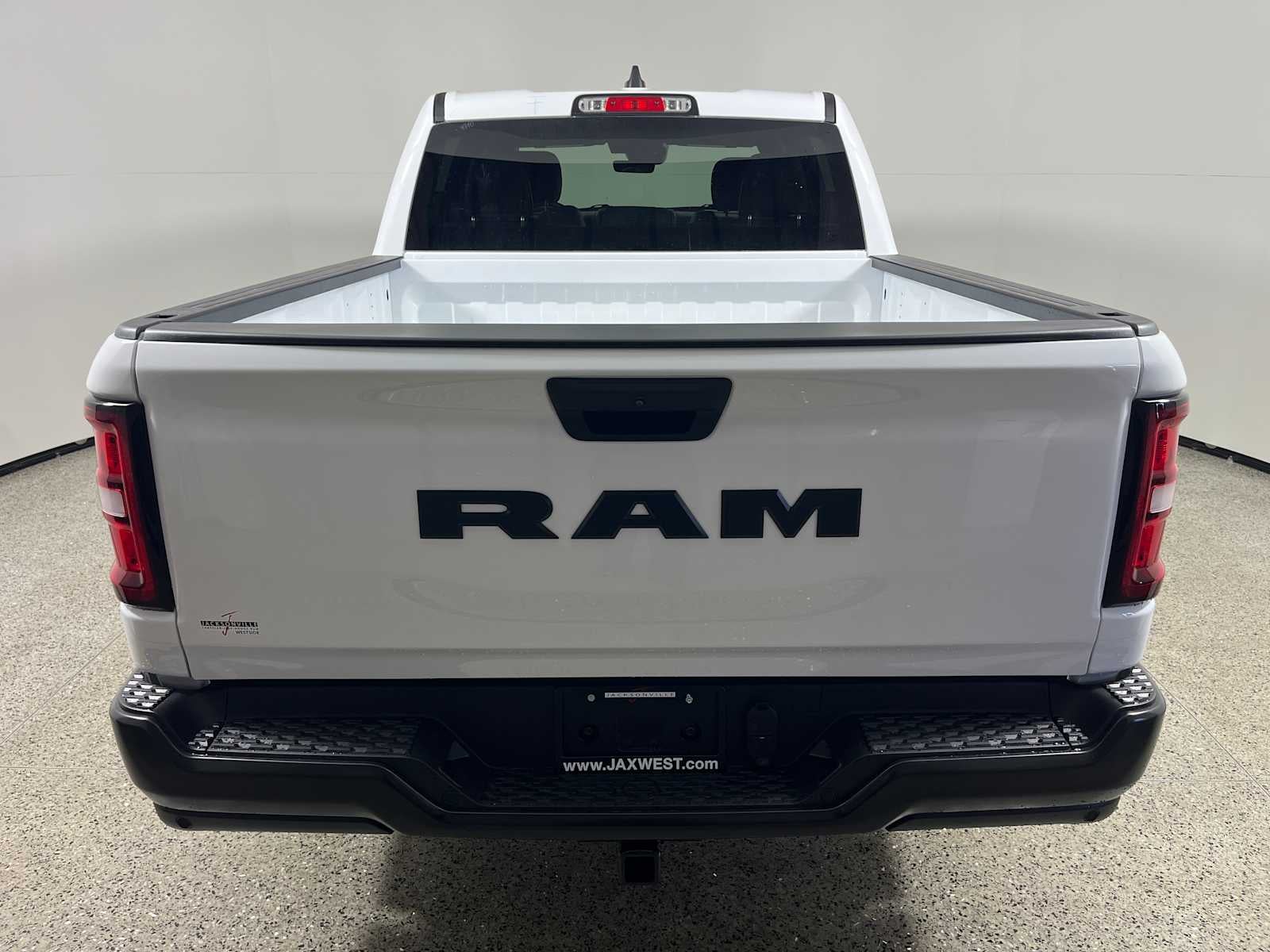 2026 RAM Ram 1500 RAM 1500 TRADESMAN CREW CAB 4X2 5'7' BOX