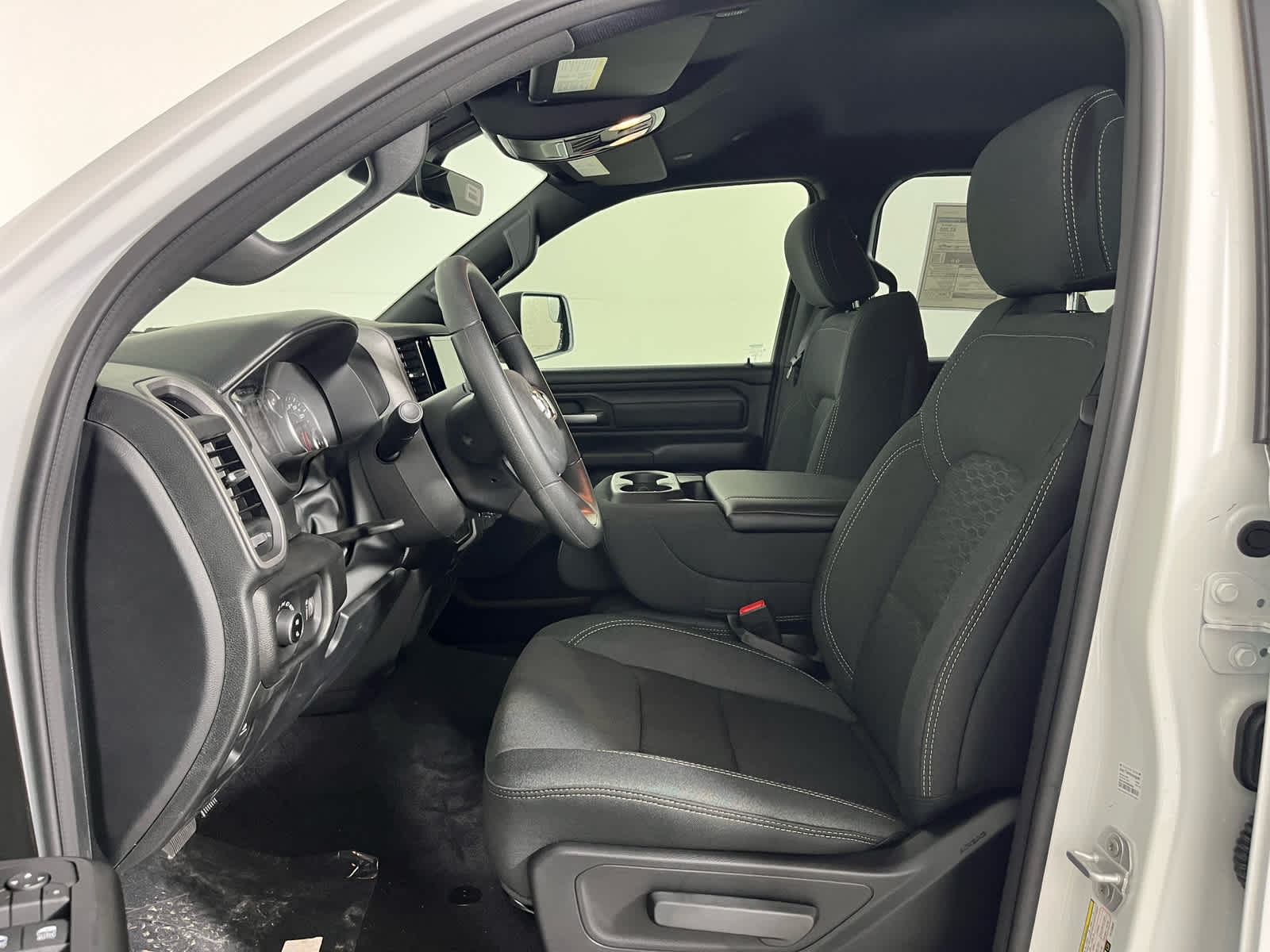 2026 RAM Ram 1500 RAM 1500 EXPRESS CREW CAB 4X2 5'7' BOX