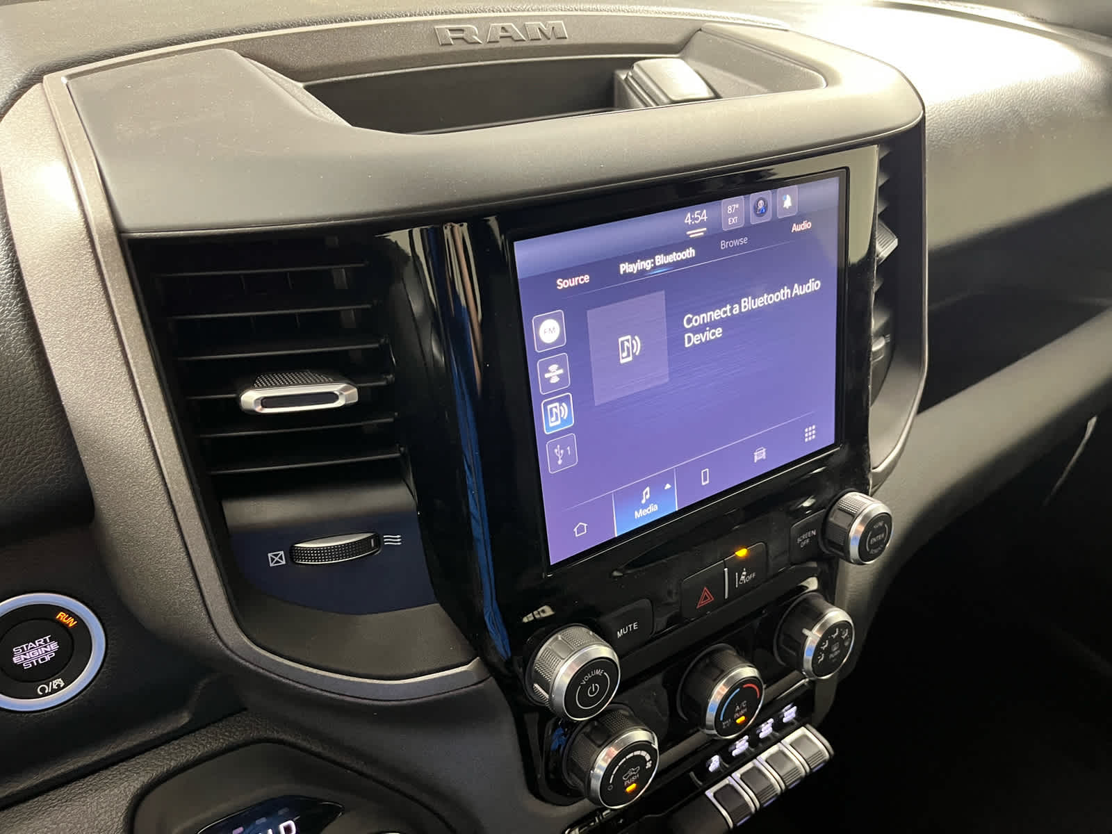 2026 RAM Ram 1500 RAM 1500 EXPRESS CREW CAB 4X2 5'7' BOX