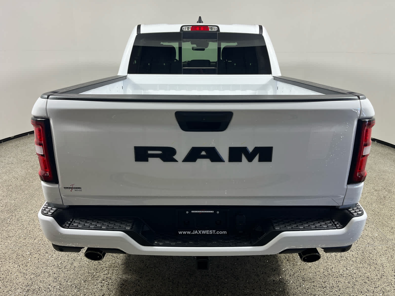 2026 RAM Ram 1500 RAM 1500 EXPRESS CREW CAB 4X2 5'7' BOX