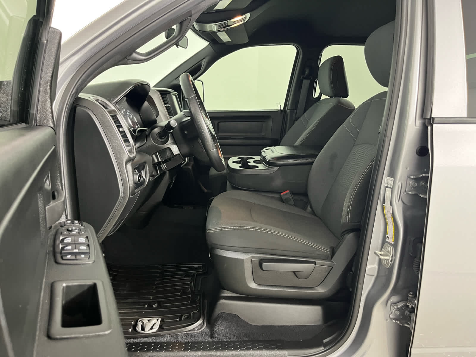 2024 RAM 2500 Tradesman Crew Cab 4x4 6'4' Box