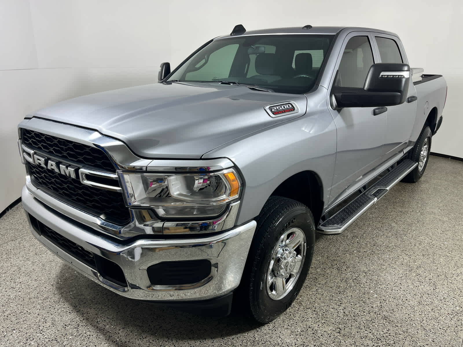 2024 RAM 2500 Tradesman Crew Cab 4x4 6'4' Box
