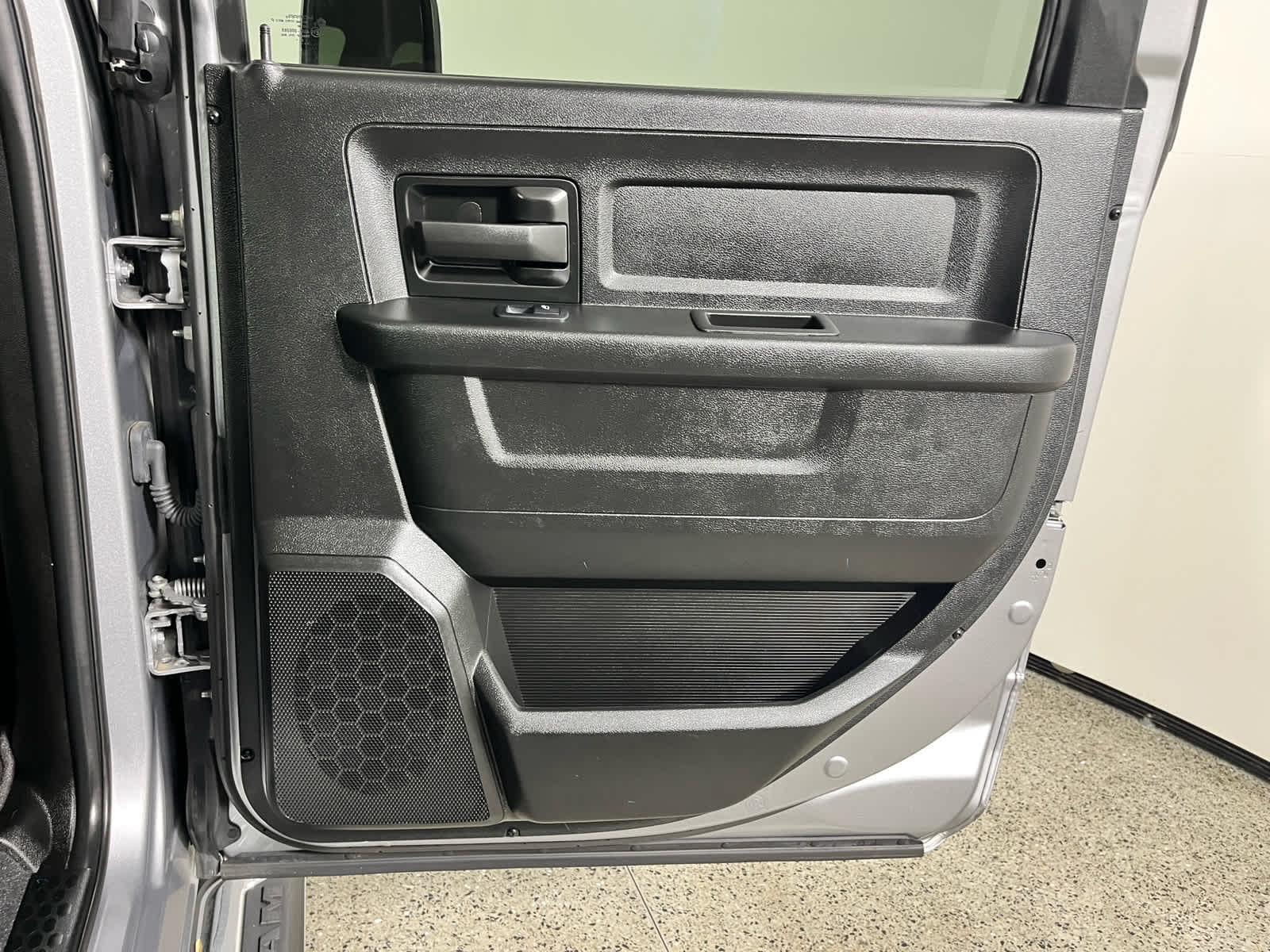 2024 RAM 2500 Tradesman Crew Cab 4x4 6'4' Box