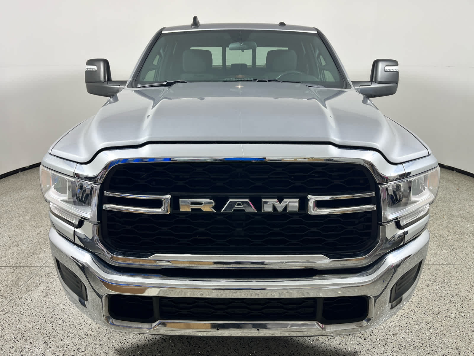 2024 RAM 2500 Tradesman Crew Cab 4x4 6'4' Box