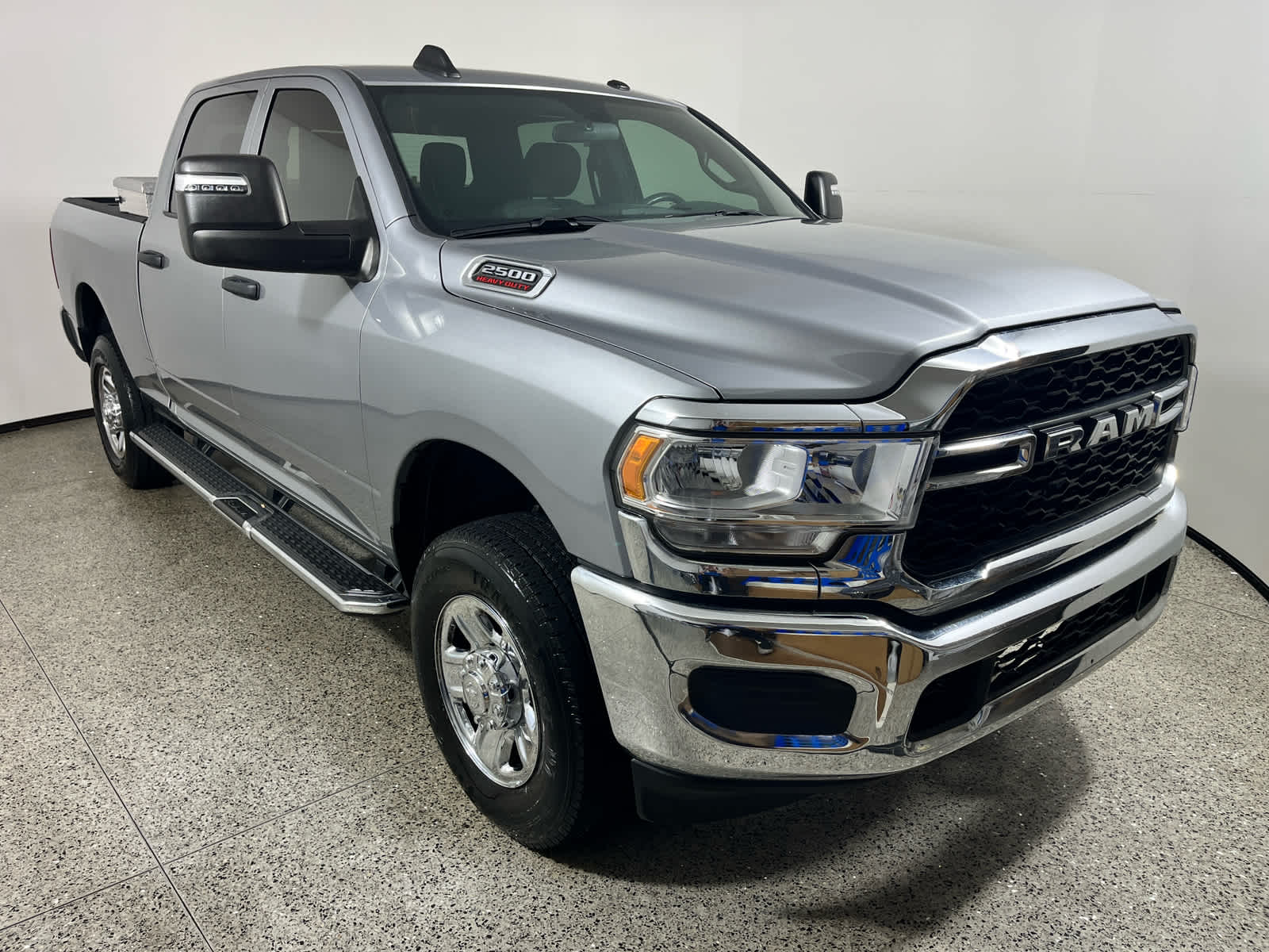 2024 RAM 2500 Tradesman Crew Cab 4x4 6'4' Box