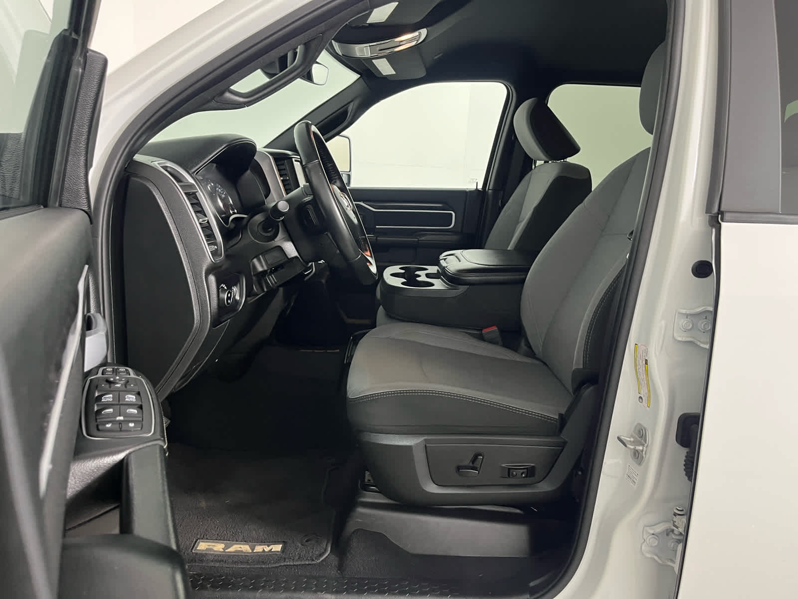 2024 RAM 2500 Big Horn Crew Cab 4x4 8' Box