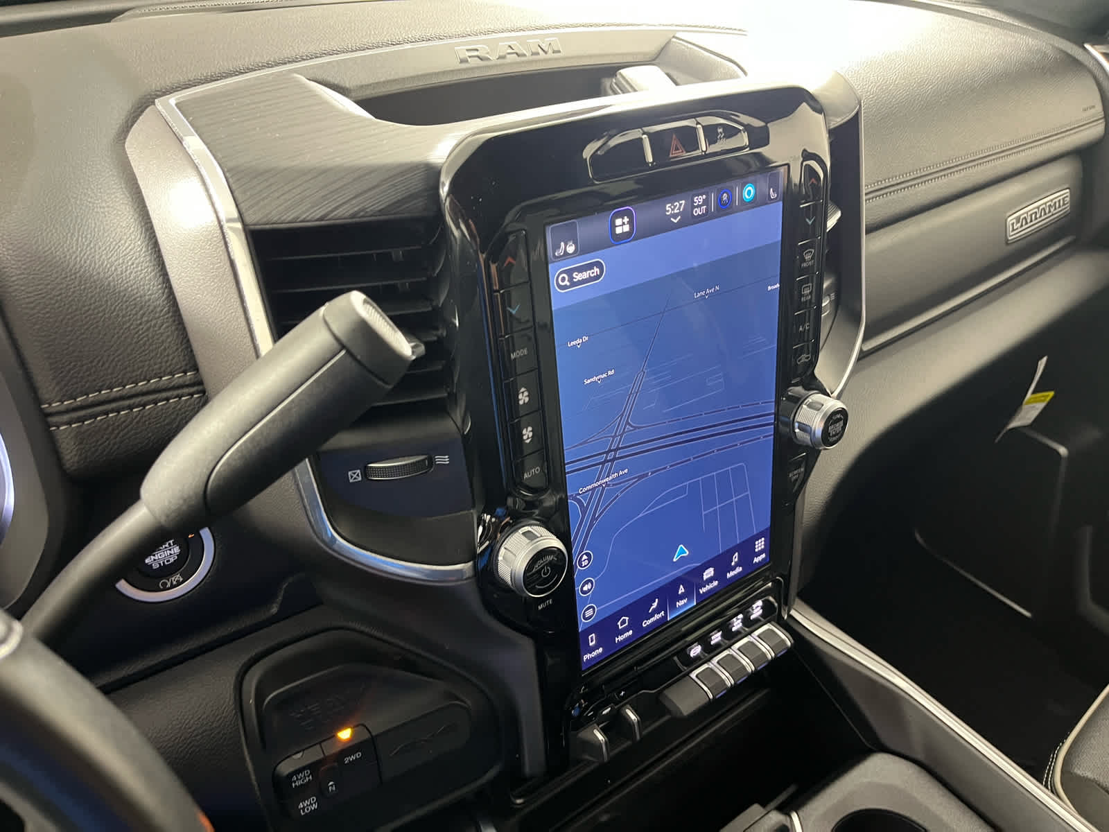 2024 RAM 2500 Laramie Crew Cab 4x4 6'4' Box