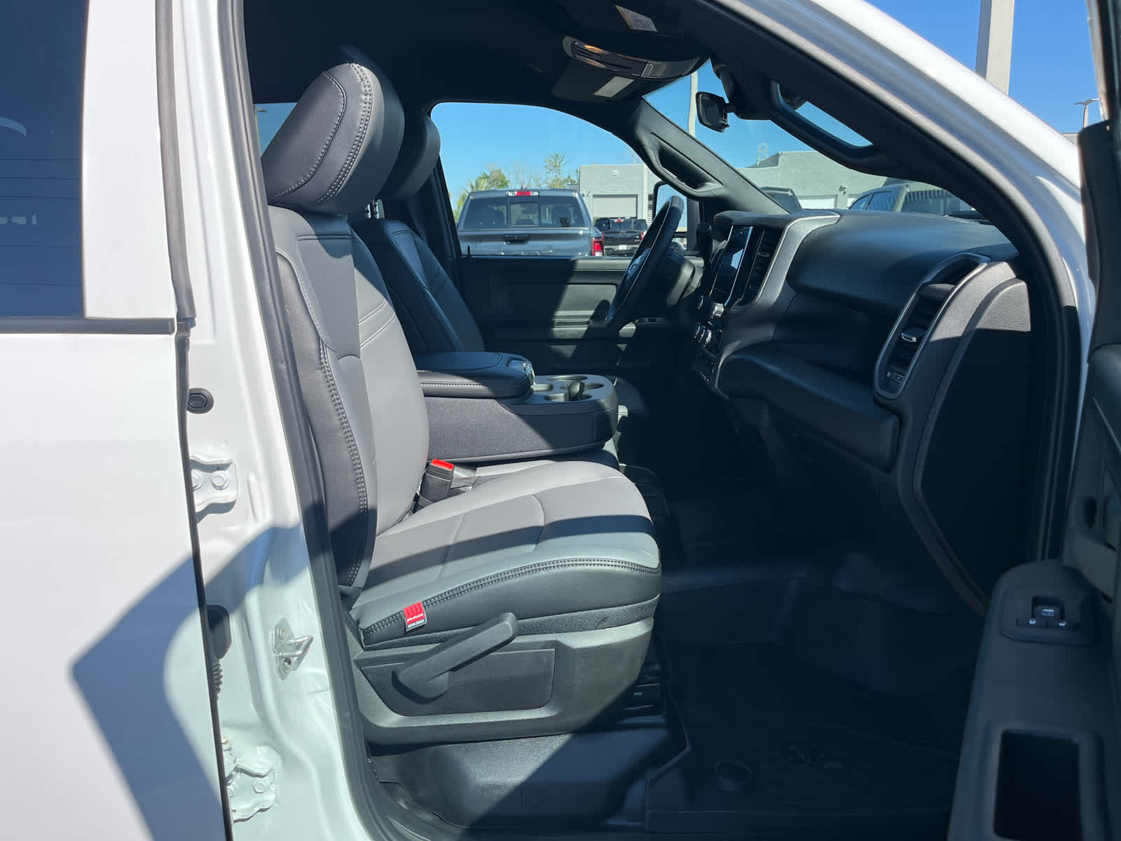 2026 RAM Ram 3500 RAM 3500 TRADESMAN CREW CAB 4X4 8' BOX