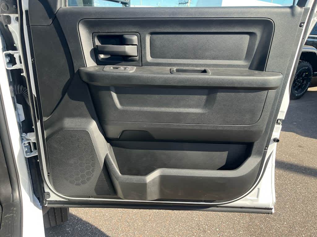 2026 RAM Ram 5500 Chassis Cab RAM 5500 TRADESMAN CHASSIS CREW CAB 4X2 84' CA