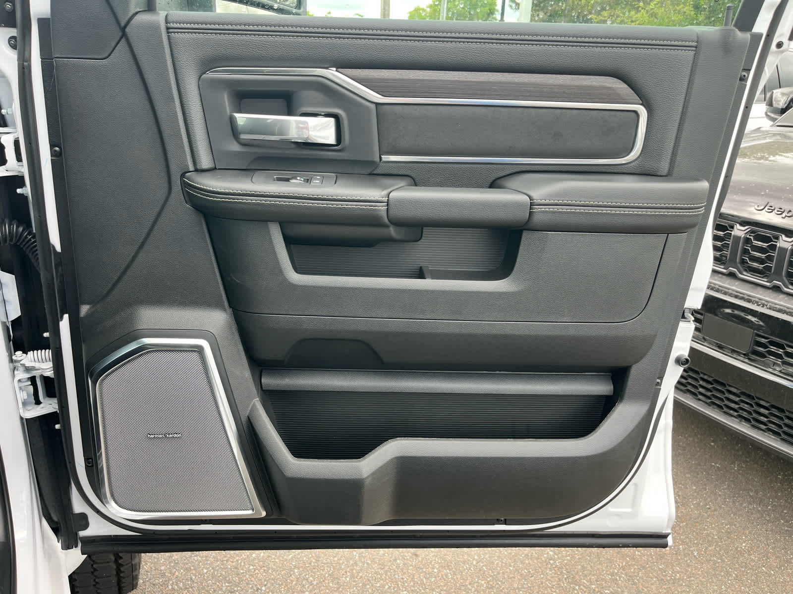 2026 RAM Ram 5500 Chassis Cab RAM 5500 BIG HORN CHASSIS CREW CAB 4X4 84' CA