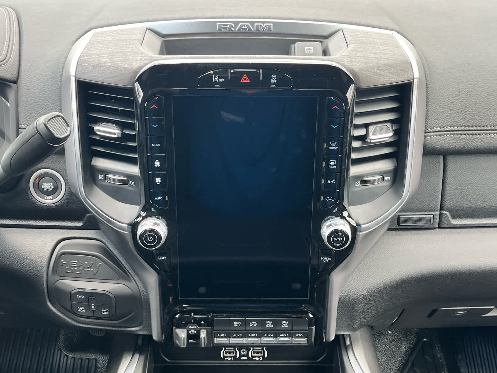 2026 RAM Ram 5500 Chassis Cab RAM 5500 BIG HORN CHASSIS CREW CAB 4X4 84' CA