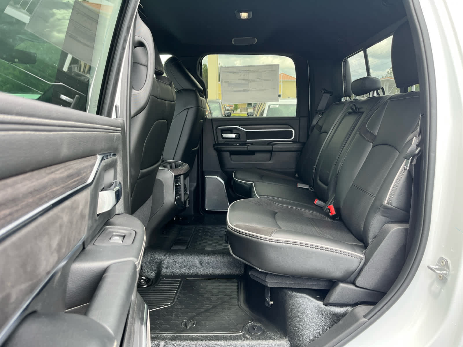 2026 RAM Ram 5500 Chassis Cab RAM 5500 BIG HORN CHASSIS CREW CAB 4X4 84' CA