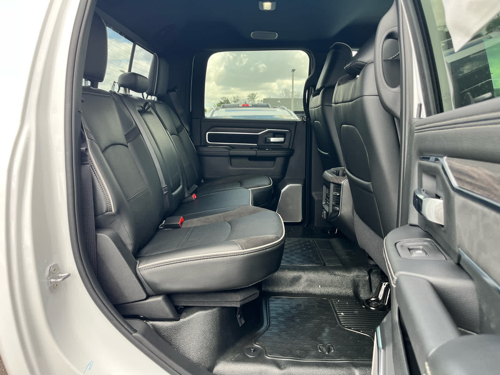 2026 RAM Ram 5500 Chassis Cab RAM 5500 BIG HORN CHASSIS CREW CAB 4X4 84' CA