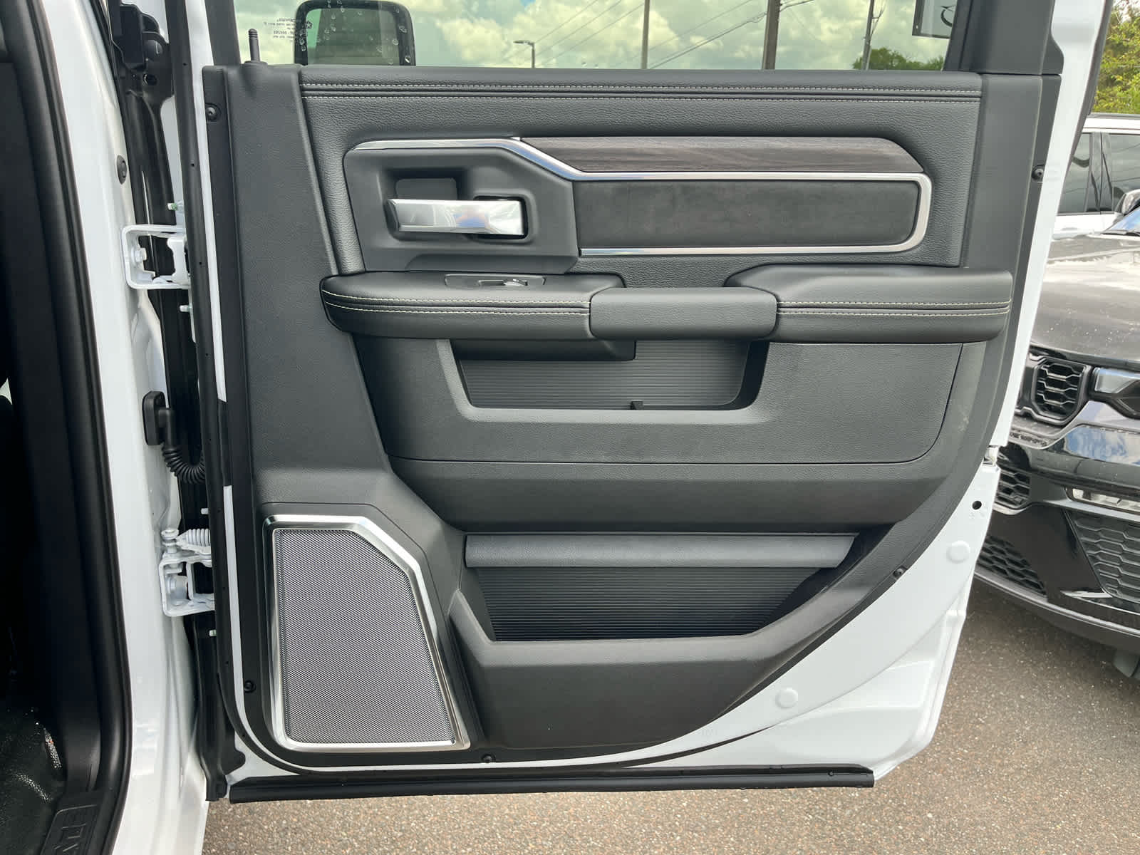 2026 RAM Ram 5500 Chassis Cab RAM 5500 BIG HORN CHASSIS CREW CAB 4X4 84' CA