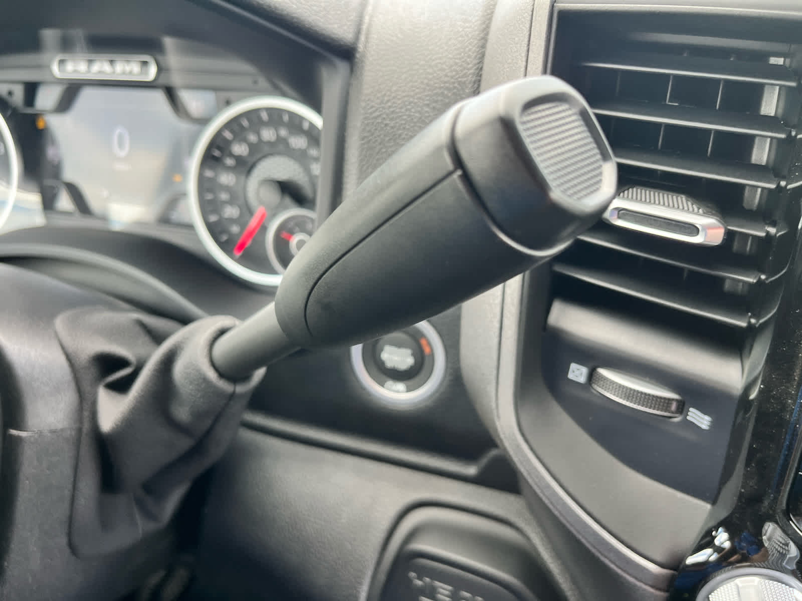 2026 RAM Ram 5500 Chassis Cab RAM 5500 TRADESMAN CHASSIS CREW CAB 4X4 84' CA