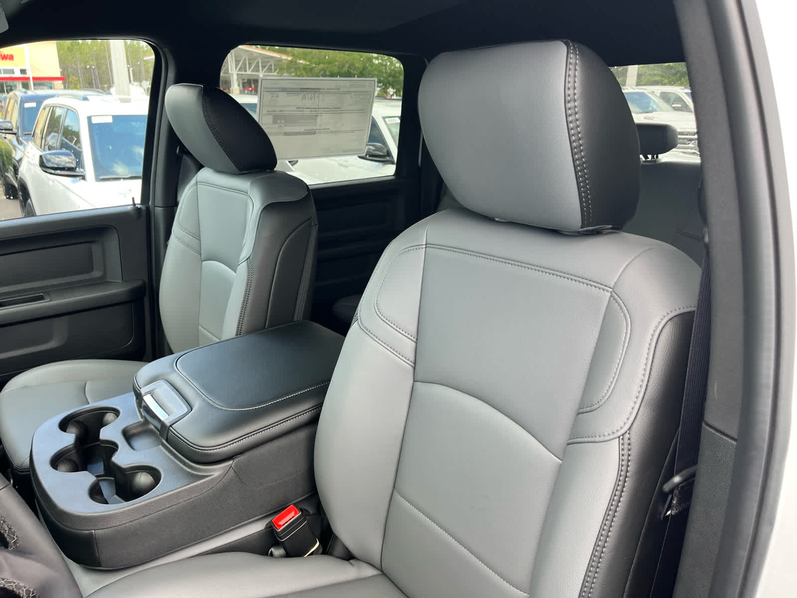 2026 RAM Ram 5500 Chassis Cab RAM 5500 TRADESMAN CHASSIS CREW CAB 4X4 84' CA