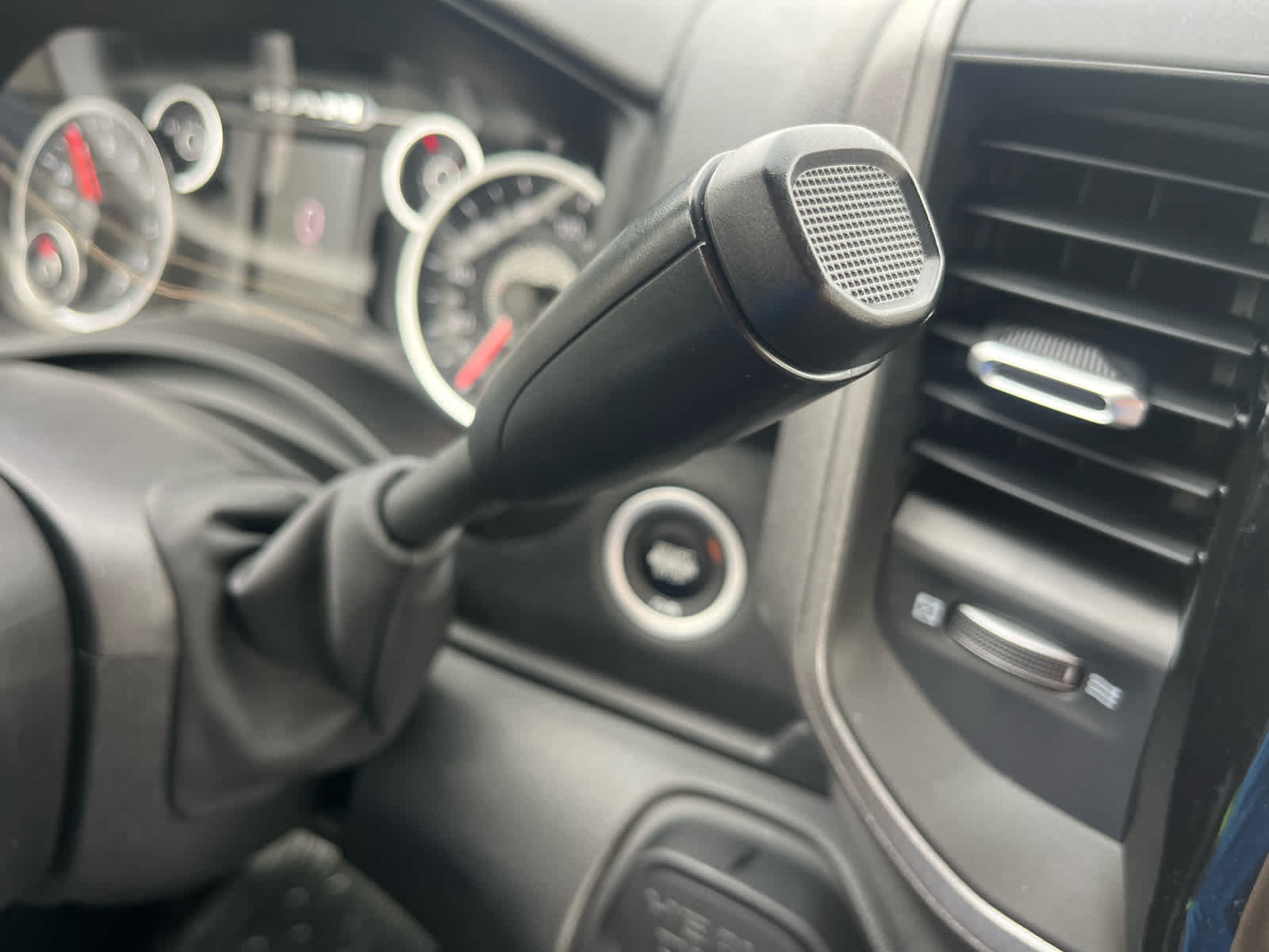 2026 RAM Ram 3500 Chassis Cab RAM 3500 TRADESMAN CHASSIS REGULAR CAB 4X4 84' CA