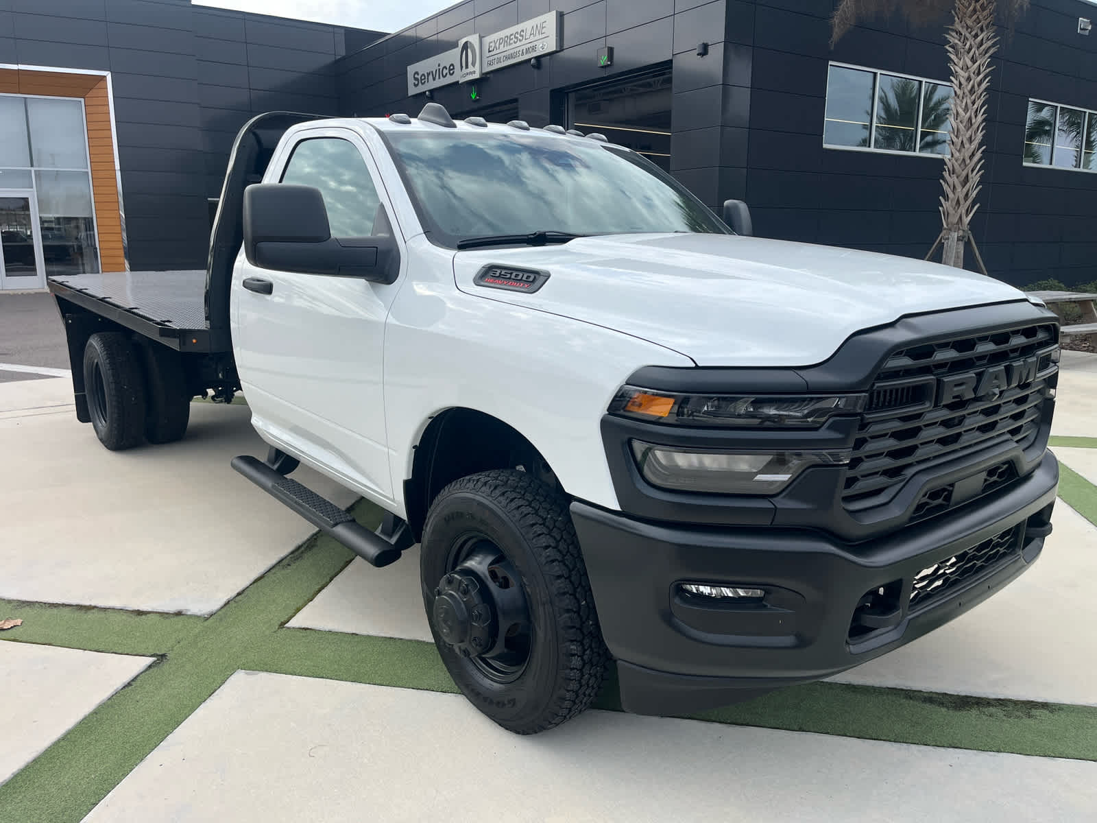 2026 RAM Ram 3500 Chassis Cab RAM 3500 TRADESMAN CHASSIS REGULAR CAB 4X4 84' CA